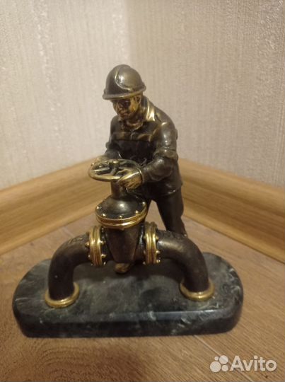 Бронзовая статуэтка