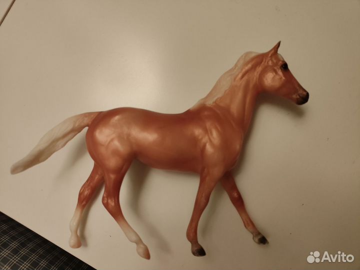 Лошадь и жеребёнок Breyer