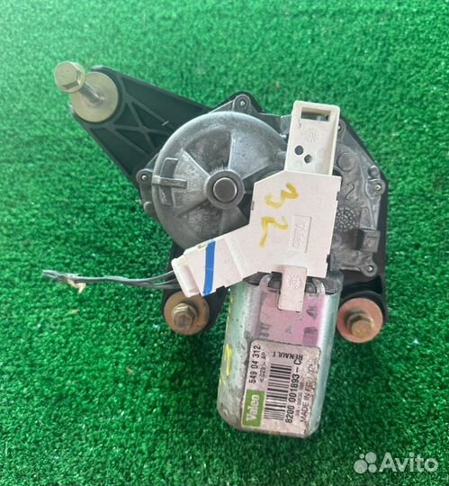 Моторчик заднего стеклоочистителя (дворника)