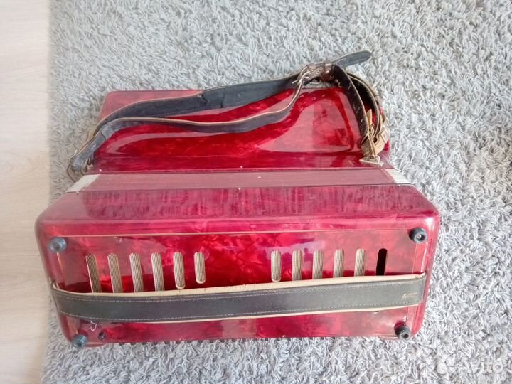 Аккордеоны, гармони, баяны