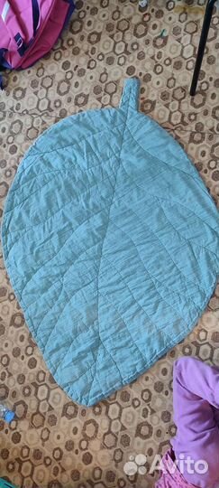 Декоративное покрывальце листик