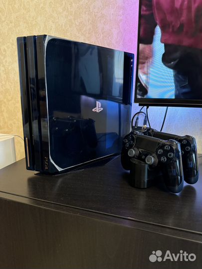 Sony playstation 4 pro 2 TB 500 limited edition