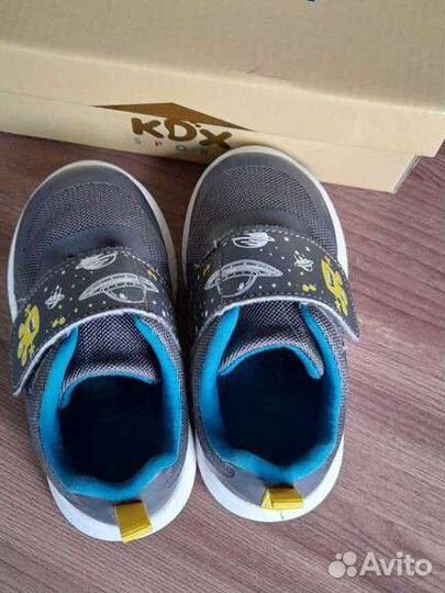 Кроссовки 22 размер