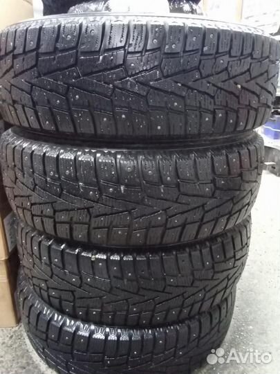 Roadstone Winguard WinSpike 215/65 R16