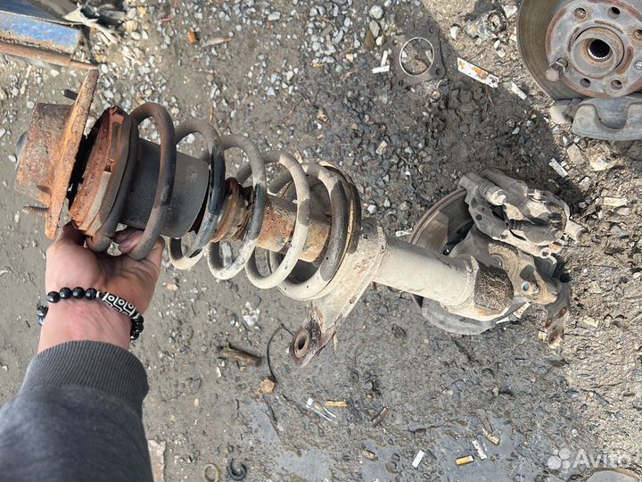 Передняя правая и левая стойка ланос заз шанс