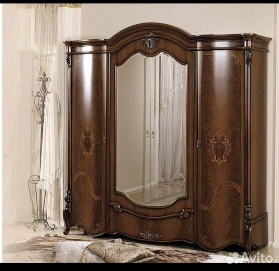 Спальный гарнитур