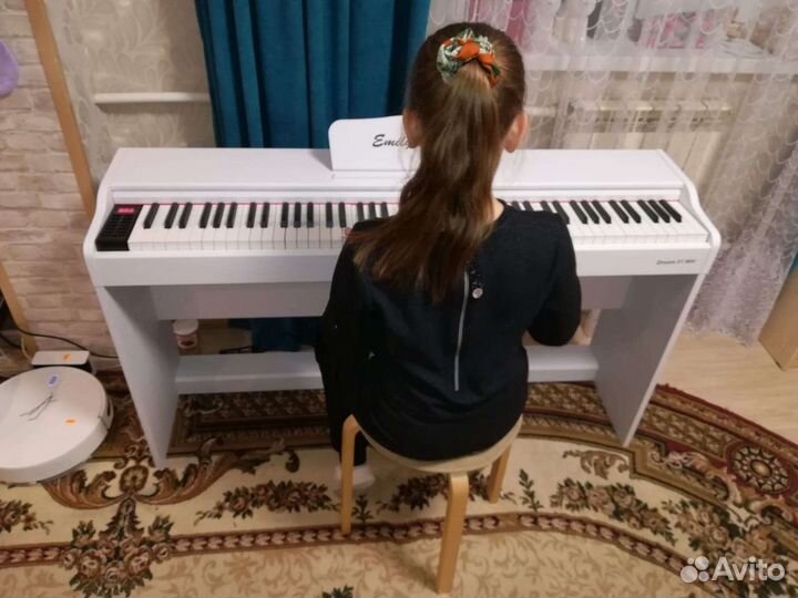 Emily Piano dream 51wh