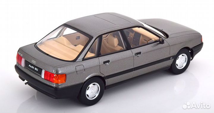 Audi 80 B3 Limousine 1989 Triple9 1:18