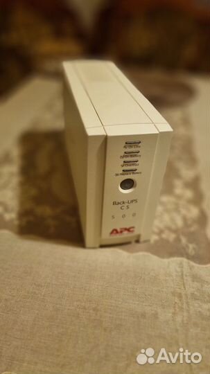 Источник бесперебойного питания APC Back-UPS
