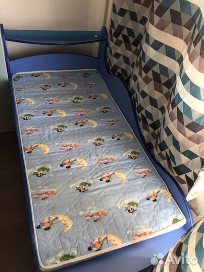 Кровать машина