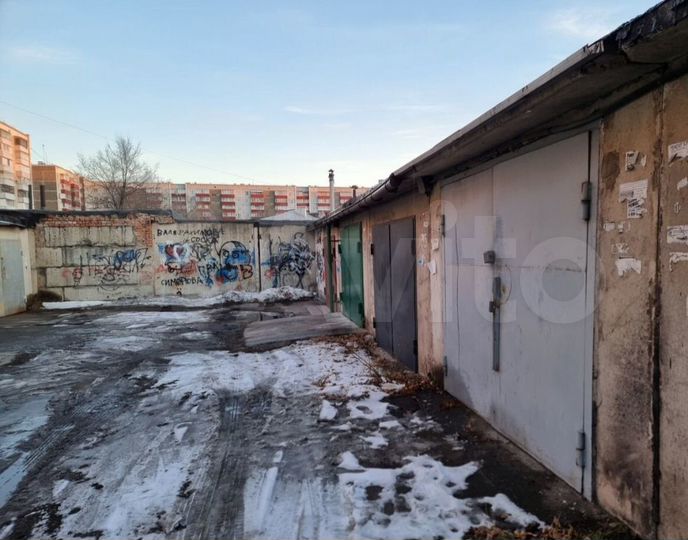 Гараж, > 30 м²
