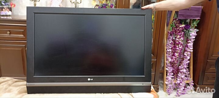 Ж К Телевизор LG бу