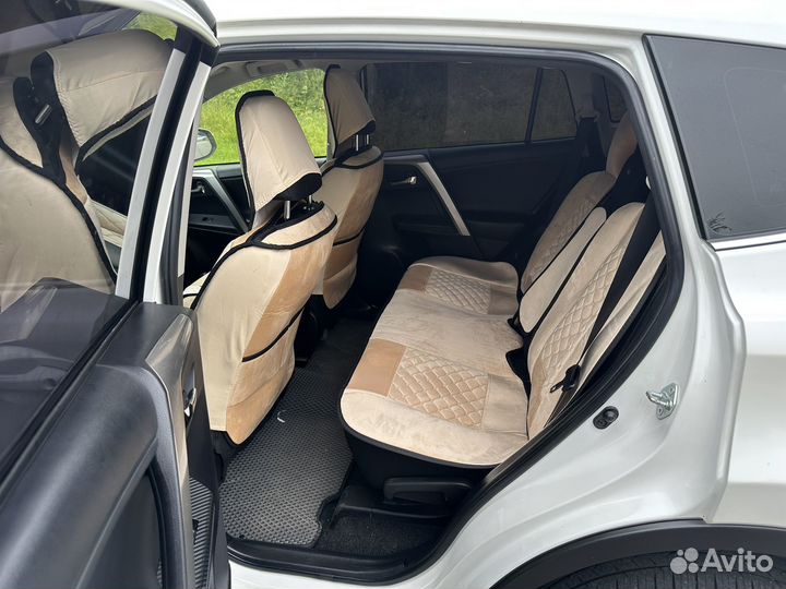 Автомобильные чехлы универсальные