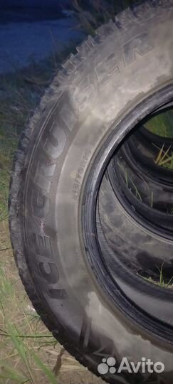 Bridgestone Ice Cruiser 7000 215/70 R16