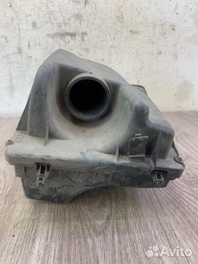 Корпус воздушного фильтра Opel Zafira B Z16XEP