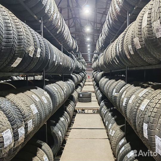 Bridgestone Blizzak Revo GZ 215/45 R17 87L