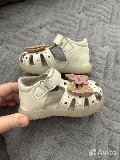 Сандалии для девочки 20р (12,5см)