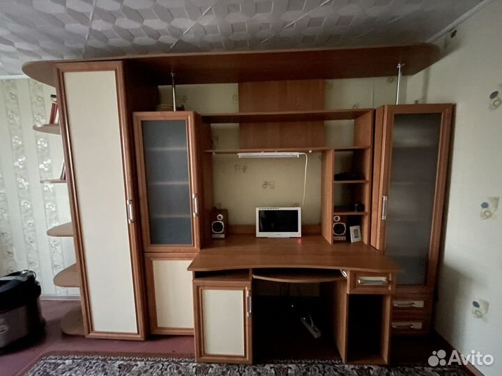 Компьютерный стол со шкафом