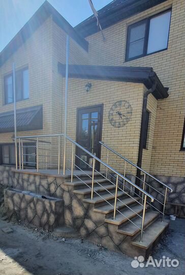 Перила из нержавеющей стали в дом