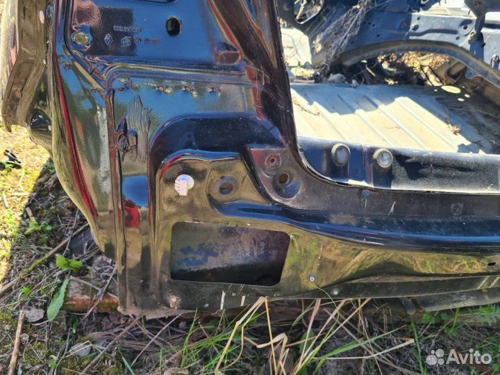 Задняя панель кузова Renault Sandero Stepway 2011