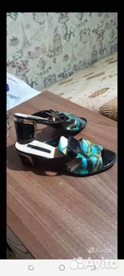 Туфли Босоножки сапоги и полусапожки 38-39 размер