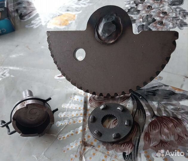 Сектор заводной в сборе на скутер