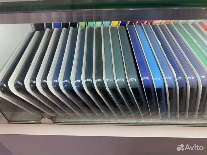 Чехлы на iPhone SE 2020