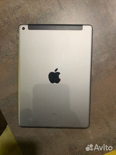 iPad 6th generation 128 gb Wi-Fi + Cellular