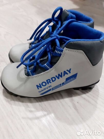 Лыжные ботинки