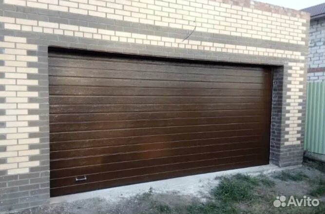 Ворота гаражные секционные 2400*2400