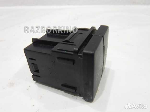 Кнопка Тойота RAV 4 4 XA40