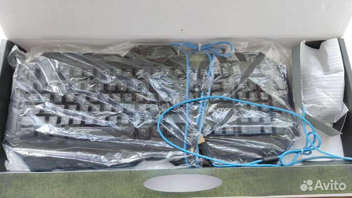 Комплект клавиатура + мышь Qumo Dragon War