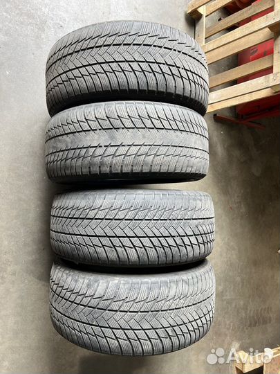 Bridgestone Blizzak LM-001 285/45 R21