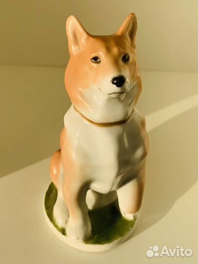 Антикварная фарфоровая статуэтка Лайка лфз