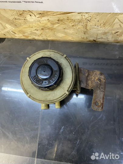 Рено бачок гура