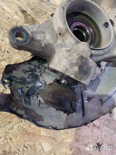 Toyota camry 40 кулак поворотный правый