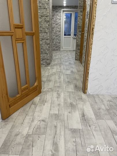 Укладка настил линолеума, кварцвинила, ламината