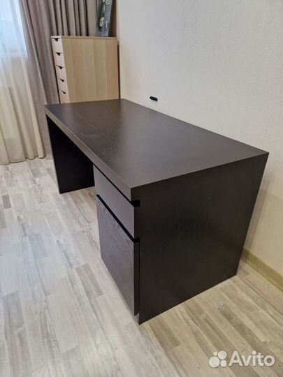 Письменный стол IKEA malm
