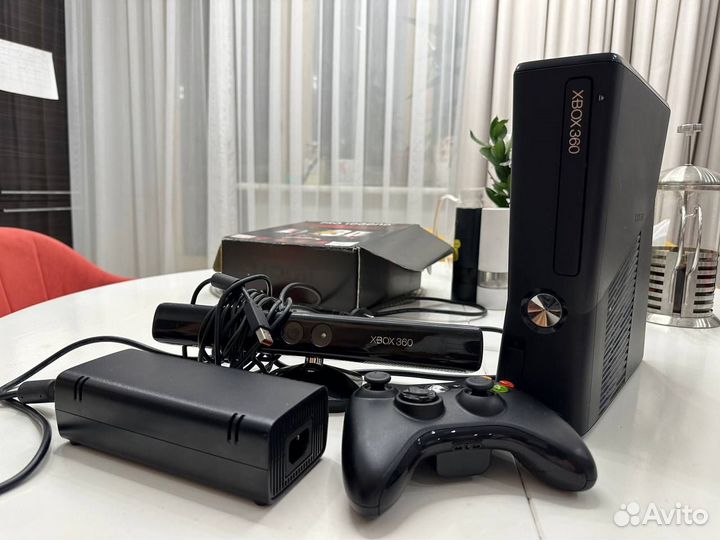 Игровая приставка xbox 360 slim + kinect + 2 игры