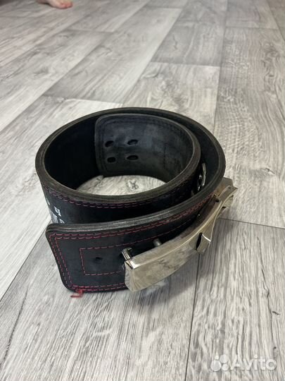 Пояс для пауэрлифтинга с карабином