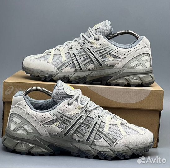 Удобные кроссовки Asics Sonoma