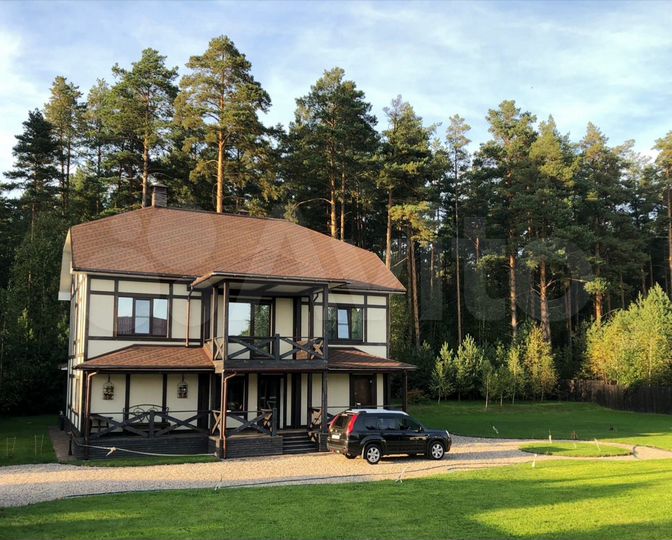 Коттедж 200 м² на участке 12 сот.