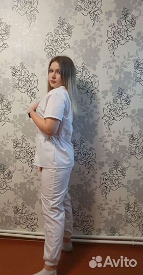 Медицинский костюм (новый)