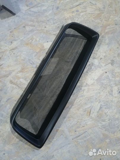 Решетка радиатора Subaru