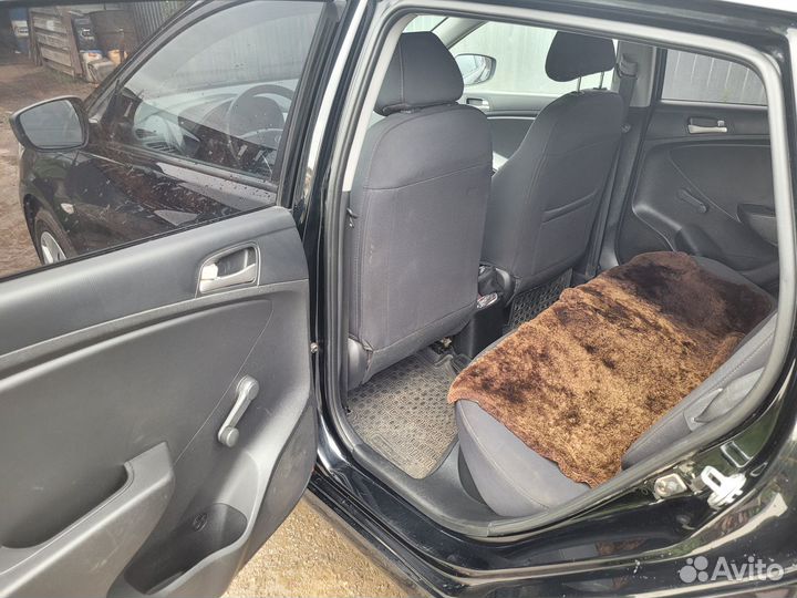 Hyundai Solaris 1.4 AT, 2015, 77 000 км