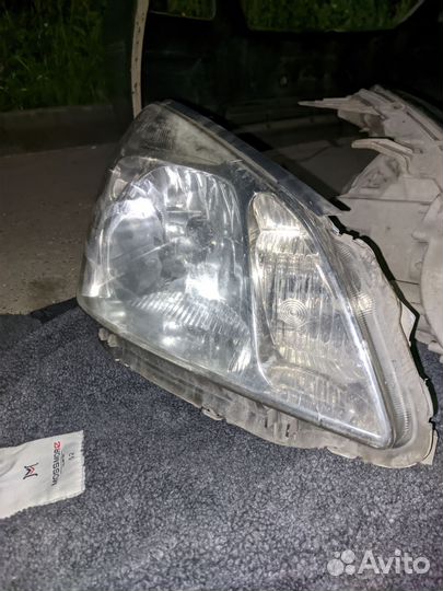 Фары Toyota Premio 240