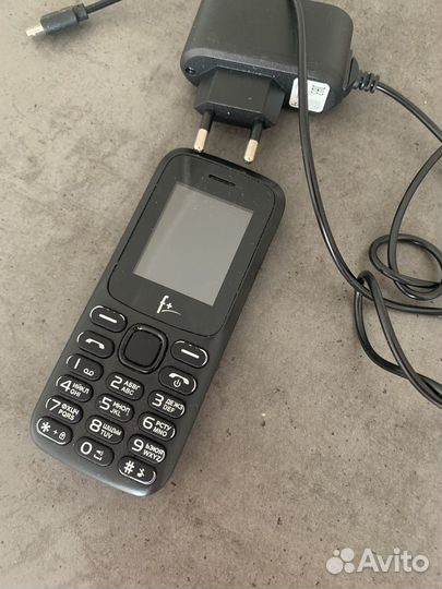 Кнопочный телефон Fly