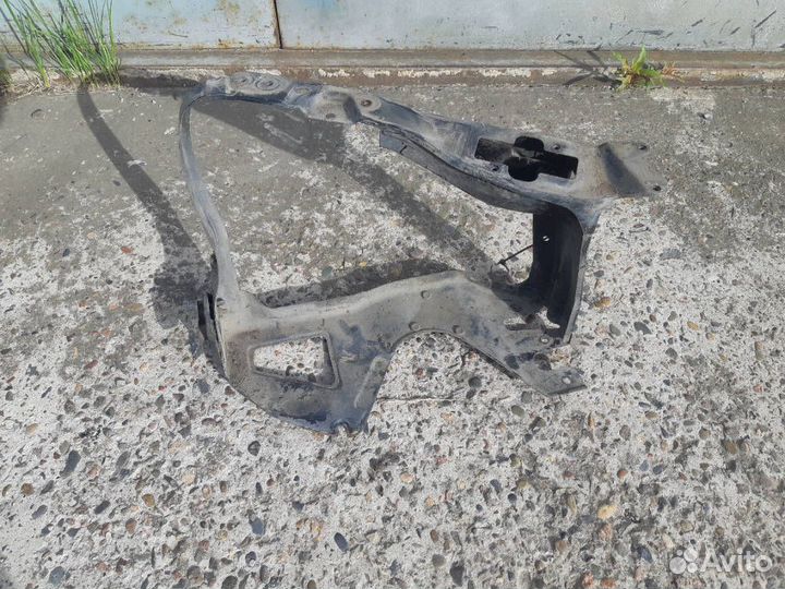 Крепление фары Mercedes-Benz S-Class справа A22062