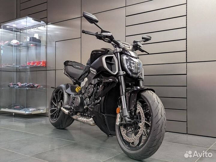 Ducati Diavel V4