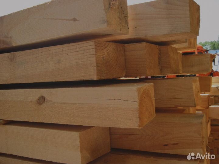 Домостроение с брусом из лиственницы